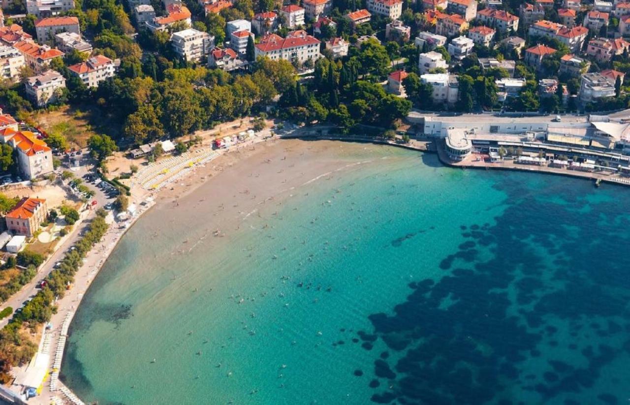 Holiday Home Aspalathos - With Free Parking, Near The Beach, A Few Minutes' Walking Distance To The Unesco Palace Сплит Экстерьер фото