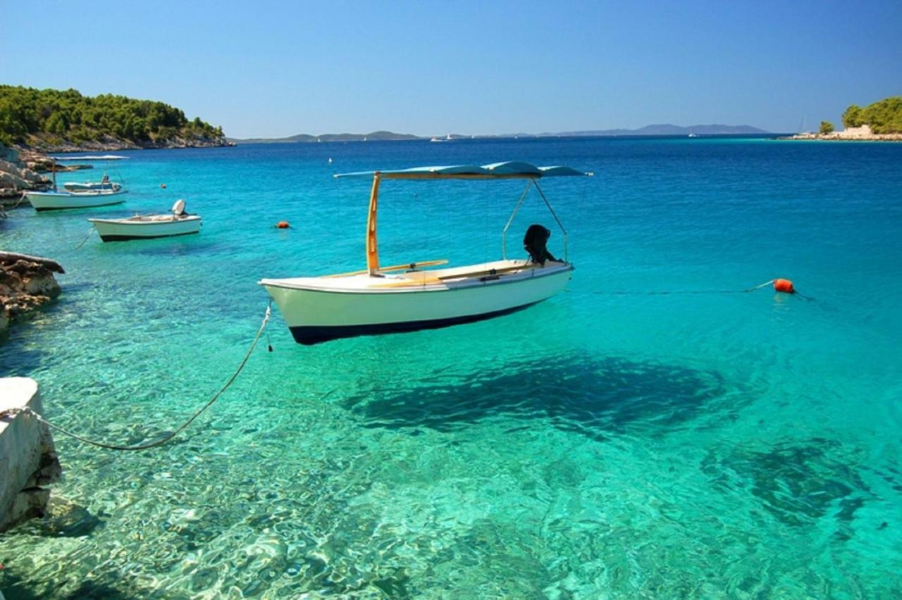 Holiday Home Aspalathos - With Free Parking, Near The Beach, A Few Minutes' Walking Distance To The Unesco Palace Сплит Экстерьер фото
